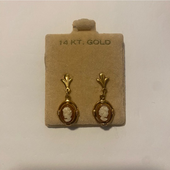 Vintage 14k gold marked cameo oval fan shell dangle post earrings as is - Picture 1 of 14